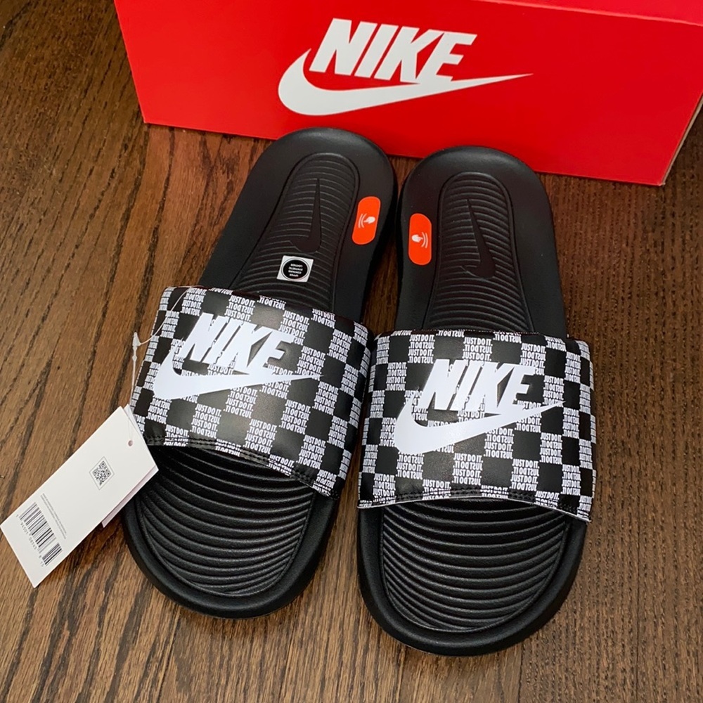 New Mens Nike Victori One Print Slides Various Sizes - Picture 2 of 5